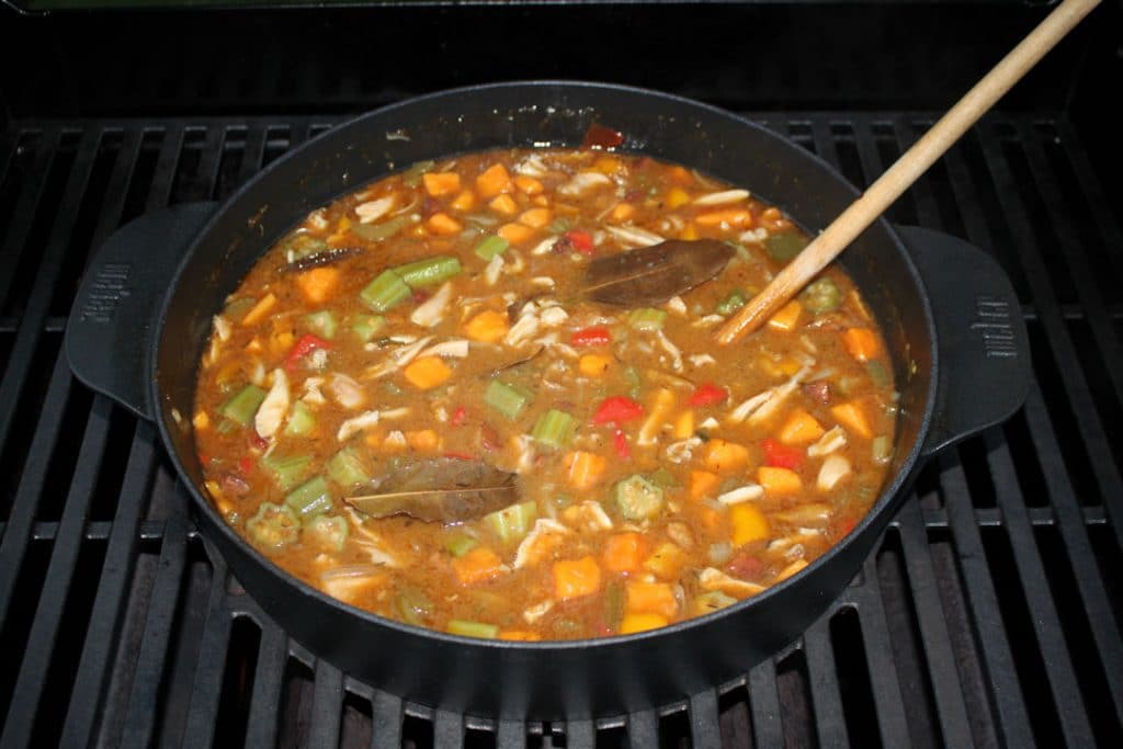 Gumbo aus dem Dutch Oven Futterattacke.de