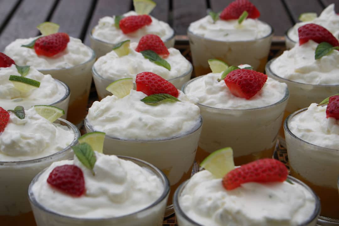 Sommer-Dessert: Limetten-Pfirsich-Creme | Futterattacke.de