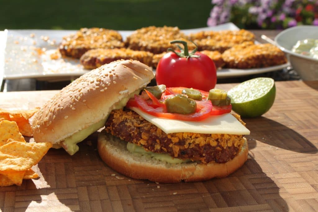 Nacho Burger mit Guacamole-Creme | Futterattacke.de