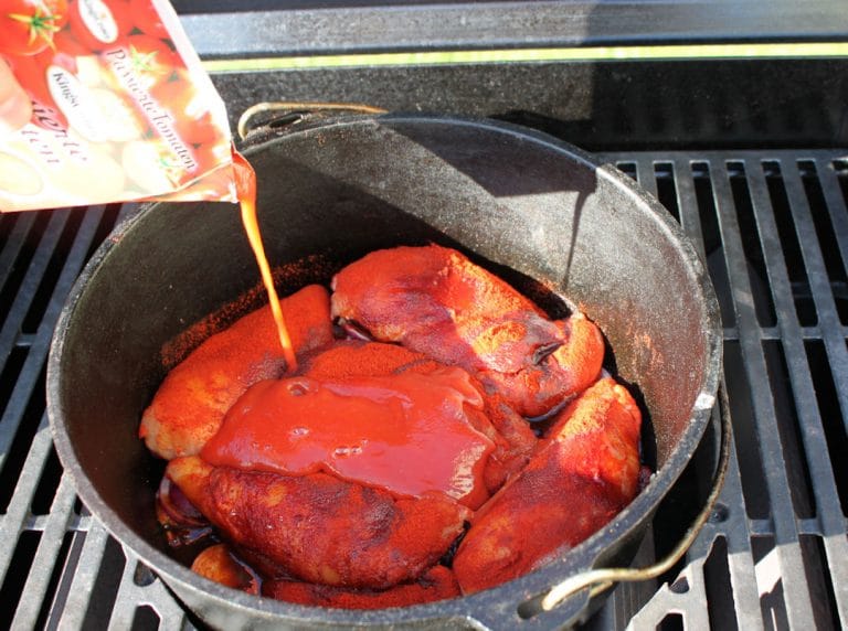 Pulled Chicken aus dem Dutch Oven Futterattacke.de