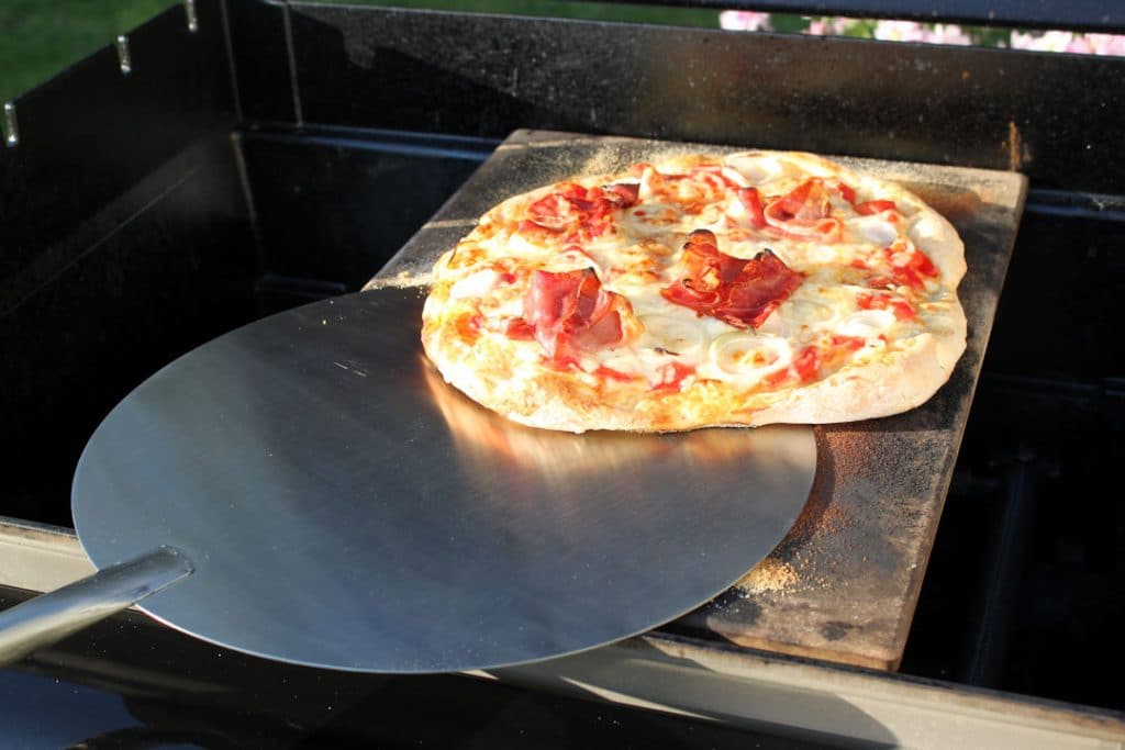 Pizza vom Grill – die ultimative Anleitung | Futterattacke.de