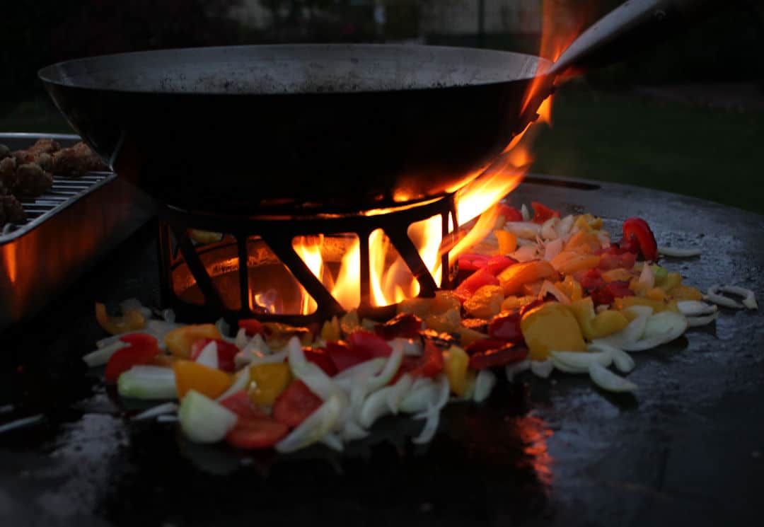 Aus dem Wok: Frittiertes Schweinefleisch in Mango Sauce | Futterattacke.de