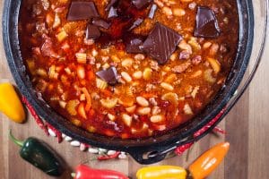 Chili con Carne aus dem Dutch Oven