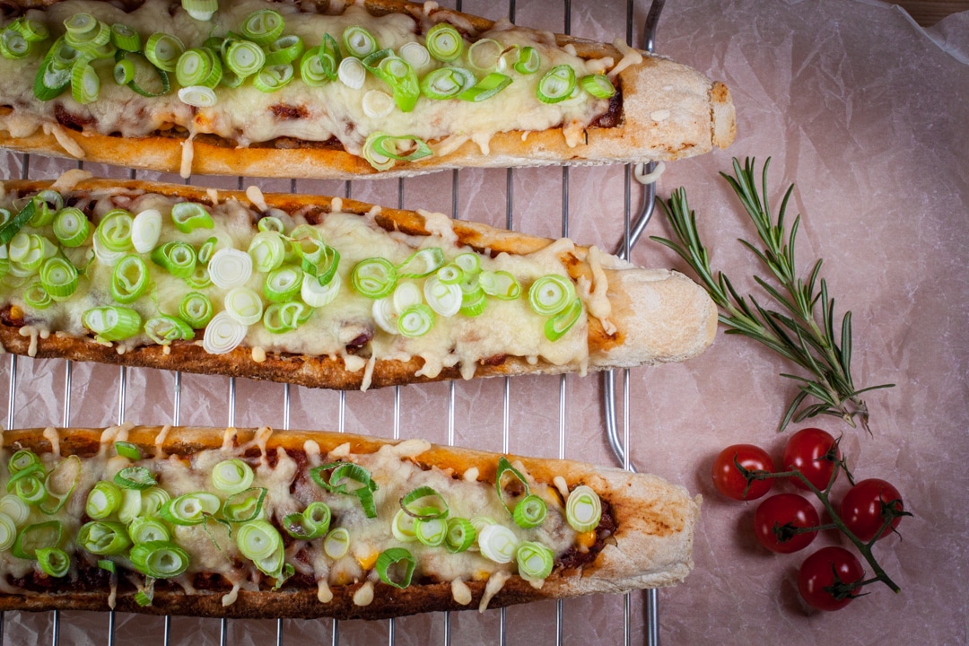 Selbst gebackene Baguettes mit Pulled Pork-Füllung | Futterattacke.de