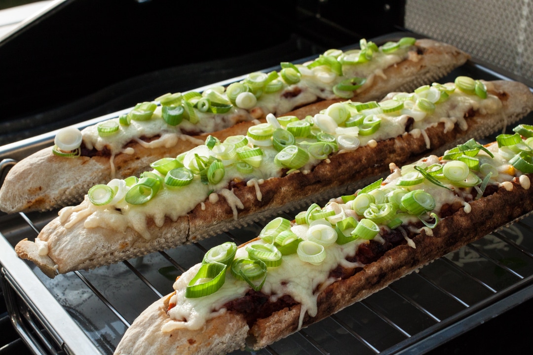 Selbst gebackene Baguettes mit Pulled Pork-Füllung | Futterattacke.de