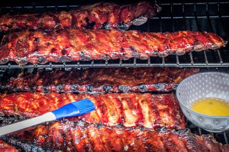 Wie Bereite Ich Geräucherte Rippchen Zu Perfekte Rippchen vom Smoker | Futterattacke.de