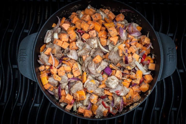 Curry mit Süßkartoffeln und Aprikosen aus dem Dutch Oven Futterattacke.de