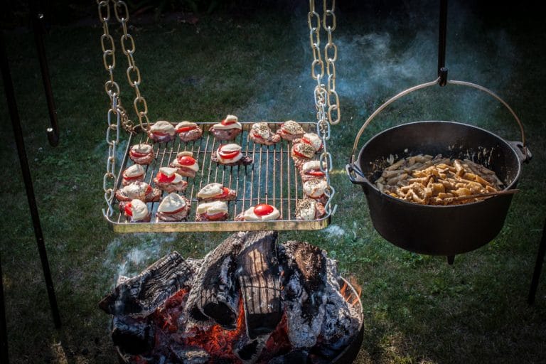 Älplermagronen und Schweinefilet Caprese von der Feuerbrücke ...