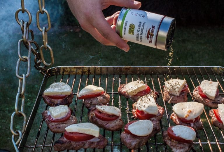 Älplermagronen und Schweinefilet Caprese von der Feuerbrücke ...