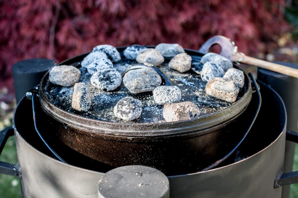 Schinkenbraten mit Bayrisch Kraut aus dem Dutch Oven | Futterattacke.de