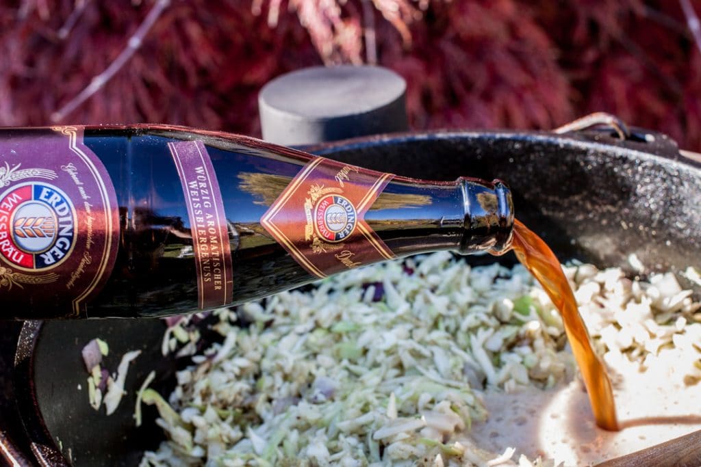 Schinkenbraten mit Bayrisch Kraut aus dem Dutch Oven | Futterattacke.de