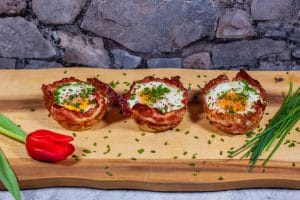 Frühstücksmuffins - Toast-Käse-Bacon-Ei