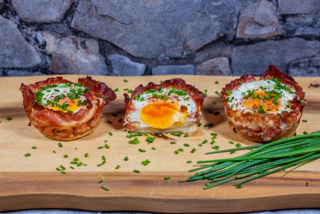 Herzhafte Frühstücksmuffins mit Ei, Toast &amp; Bacon | Futterattacke.de