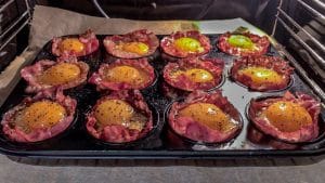 Frühstücksmuffins - Toast-Käse-Bacon-Ei