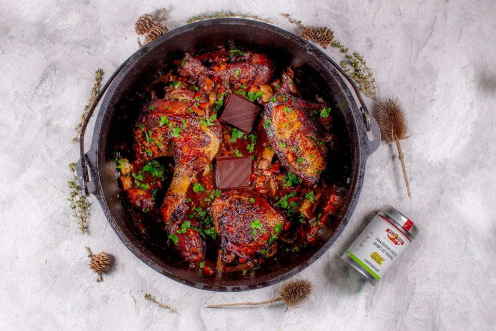 Coq au Vin aus dem Dutch Oven Futterattacke.de