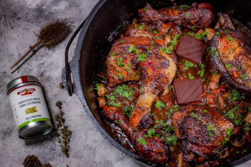 Coq au Vin aus dem Dutch Oven | Futterattacke.de