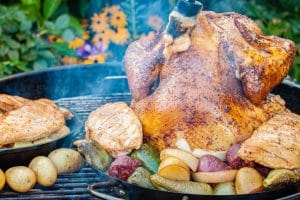 Bierhuhn mit Butter bestreichen