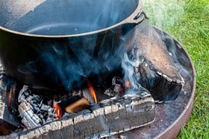 Feuerstelle für den Dutch Oven