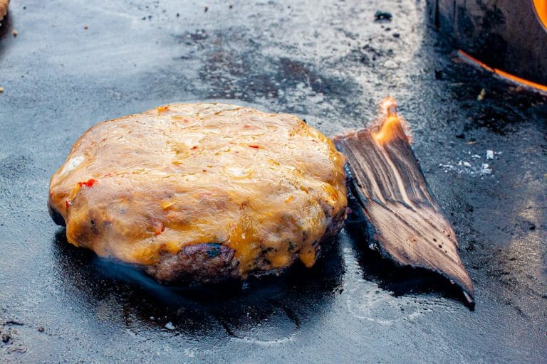 Hamburger von der Feuerplatte Futterattacke.de