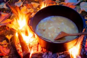 Suppe im Dutch Oven