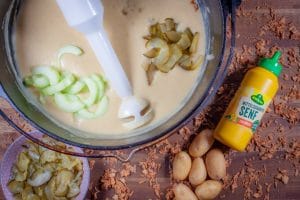 Suppe pürieren mit dem Stabmixer