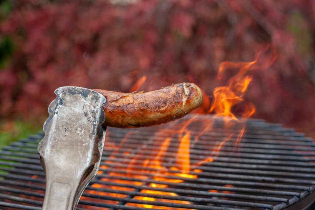 Grillwürste vom Holzkohlegrill