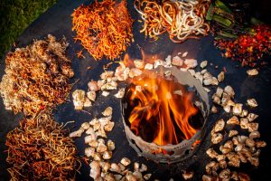 asiatische Nudeln auf der Feuerplatte