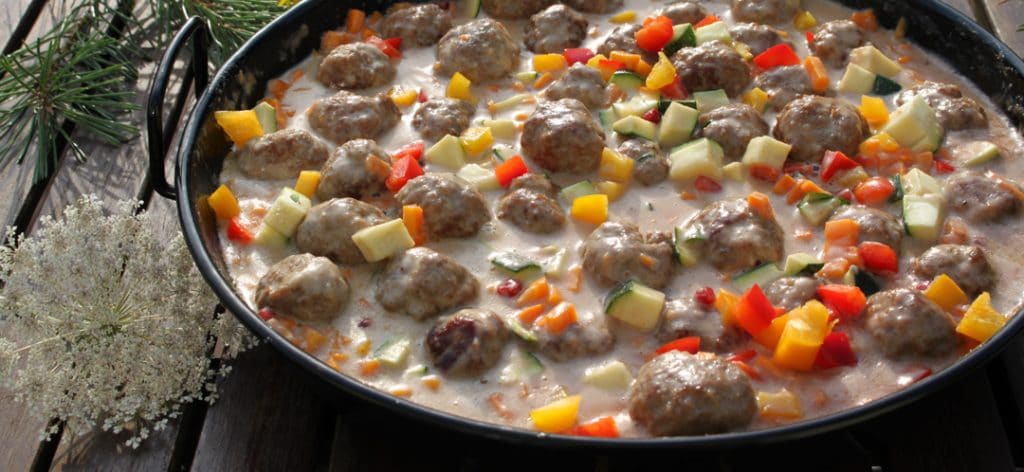 Köttbullar in der Pfanne