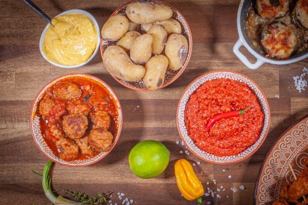 Papas Arrugadas mit Mojo Rojo