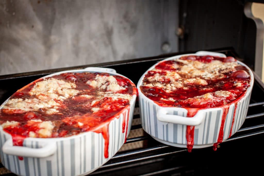 Crumble mit Erdbeeren, Schokolade und Rum