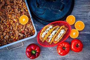 Pulled Pork im Taco Shell mit Koriandersauce