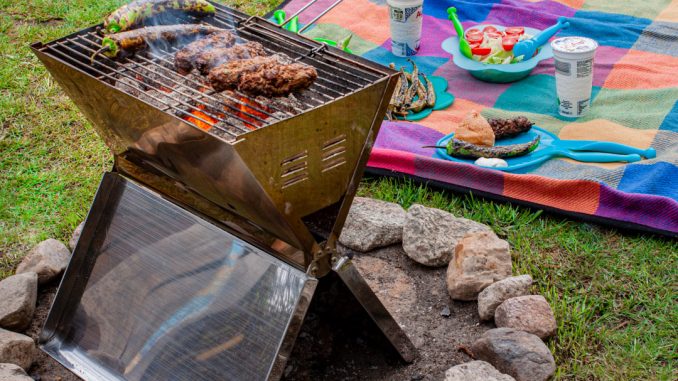 Grillen mit dem CampFeuer Edelstahl Faltgrill Arizona