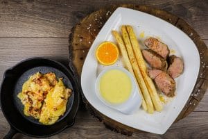 Schweinefilet mit Spargel und Kartoffelauflauf