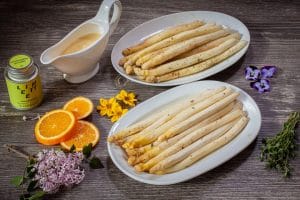 Spargel mit Sauce hollandaise