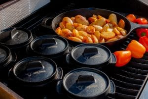 Dutch Oven auf dem Gasgrill