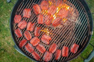 Chorizo auf dem Kugelgrill grillen