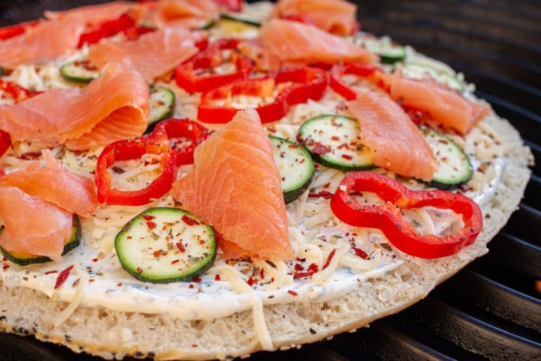 Fladenbrot vom Grill selber machen und belegen