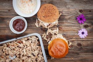 Pulled Chicken Burger: Der Zusammenbau