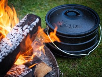 Potjies an der Feuerstelle