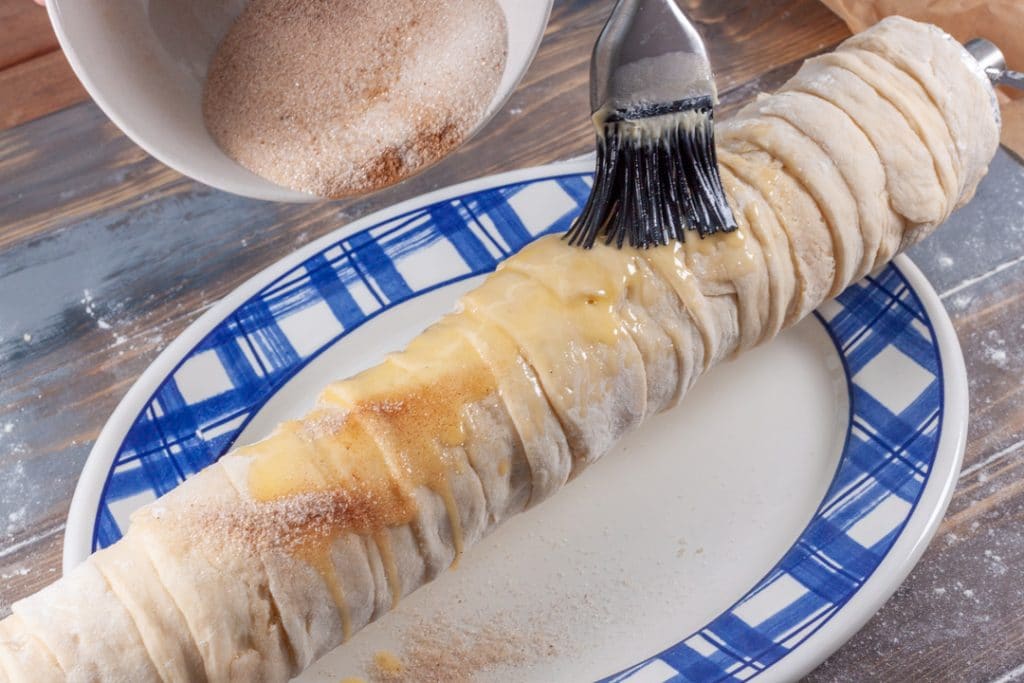 Rezept für Trdelník: Baumstriezel vom Drehspieß | Futterattacke.de