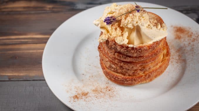 Trdelnik Baumstriezel mit Vanilleeis