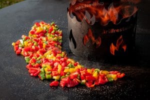 Paprika uf der Feuerplatte für Tapas