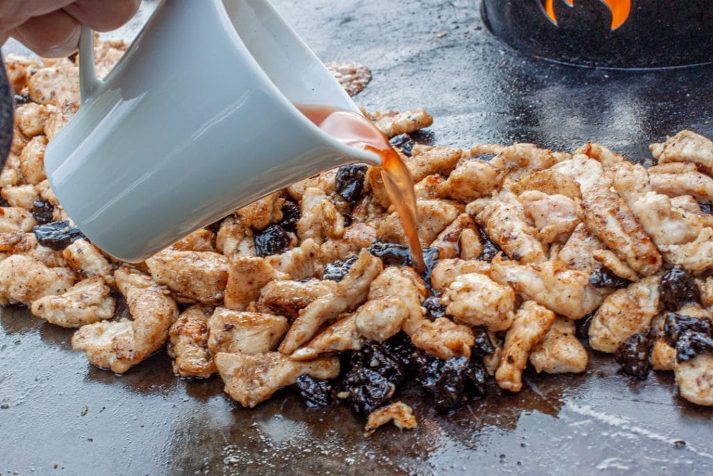 Pollo con ciruelas - Hähnchen mit Pflaumen | Futterattacke.de