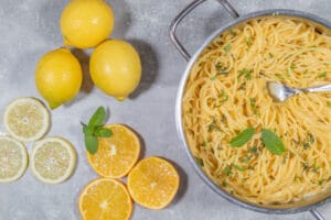 One Pot Pasta mit Citrusfrüchten