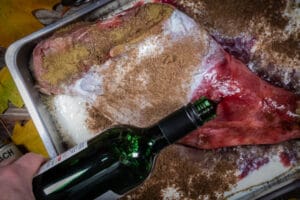 Wildschweinbraten in Buttermilch und Rotwein