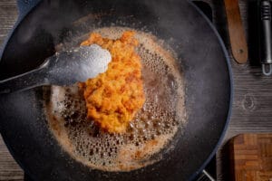 Schnitzel in Butterschmalz braten