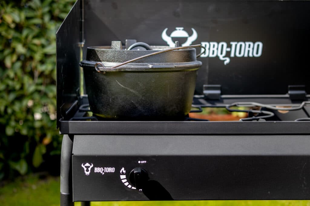 Gas Grilltisch BBQ-Toro mit Dutch Oven