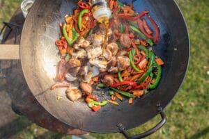 Shiitake Pilze im Wok