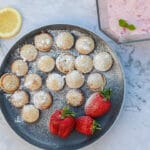 Poffertjes mit viel Puderzucker