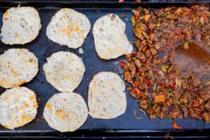 Pita Brot aufbacken